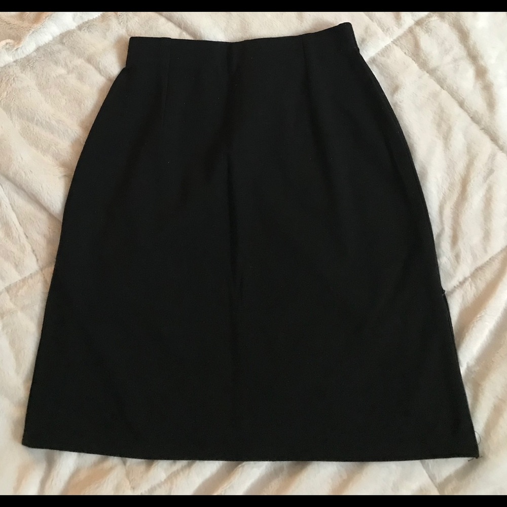 🌻🌻New York & Company Black Skirt Size Small